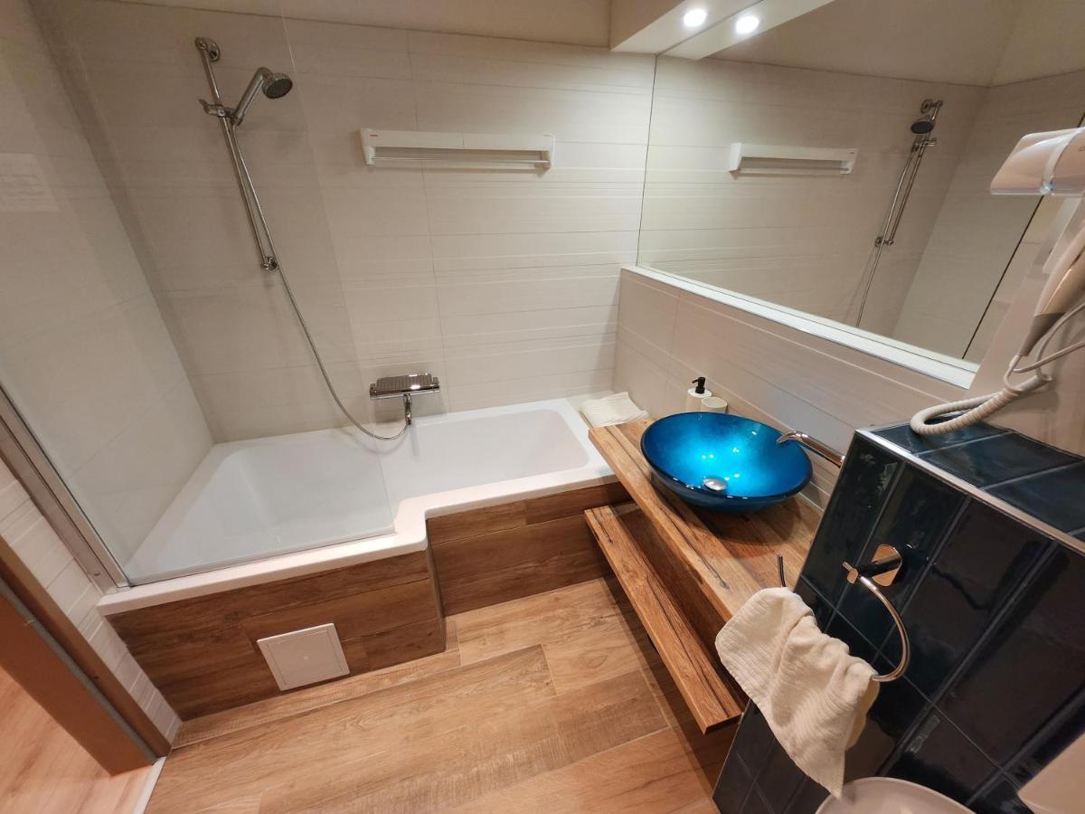 Apartman 18 Aparthotel Debrecen Exteriör bild