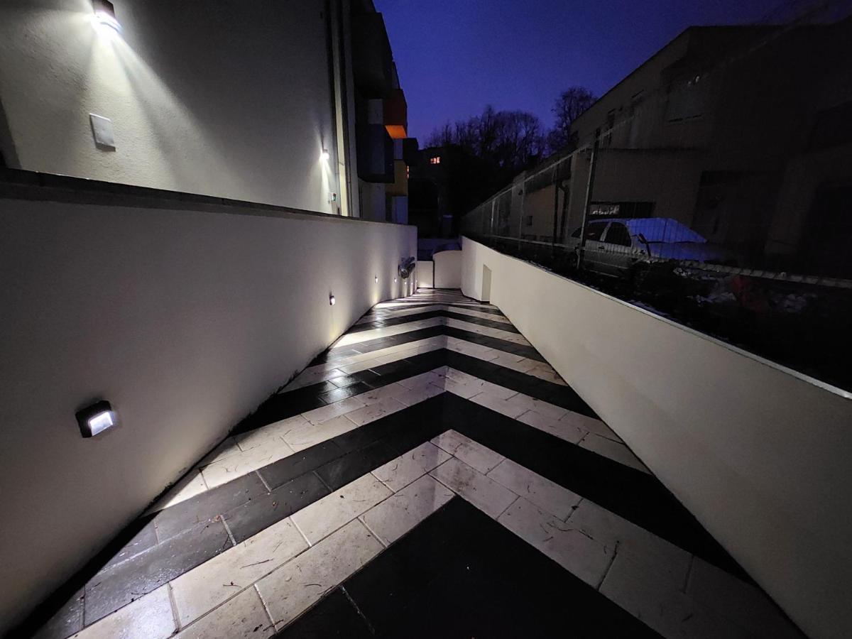 Apartman 18 Aparthotel Debrecen Exteriör bild