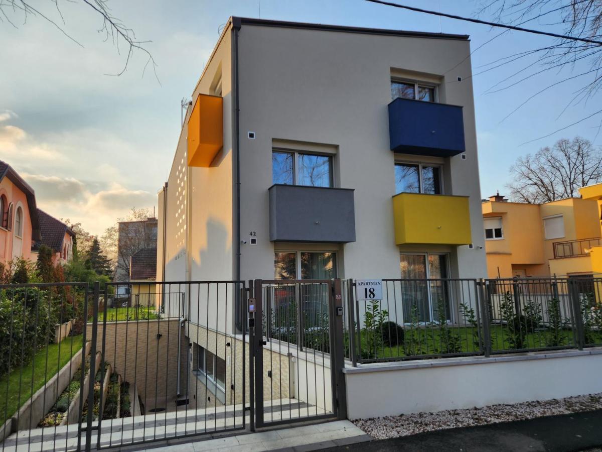 Apartman 18 Aparthotel Debrecen Exteriör bild