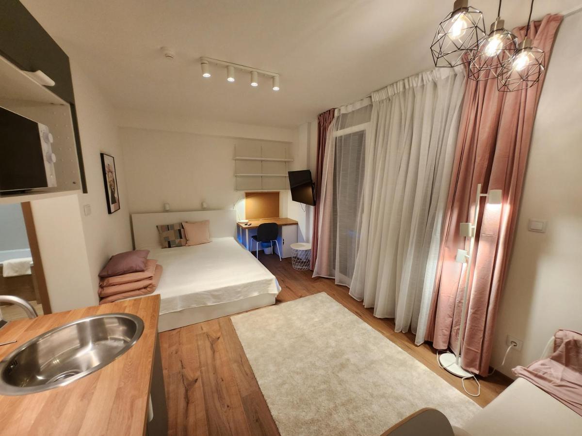Apartman 18 Aparthotel Debrecen Exteriör bild