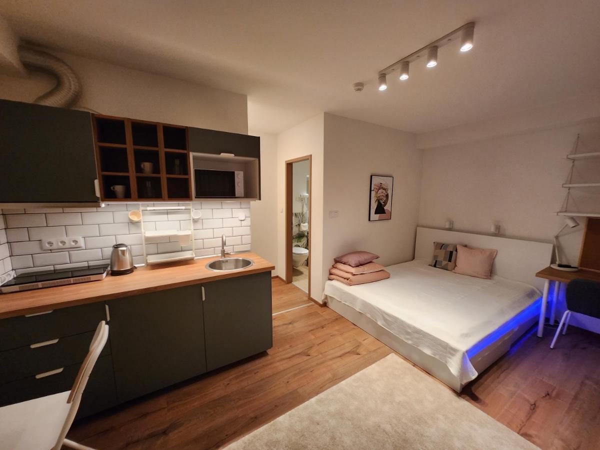 Apartman 18 Aparthotel Debrecen Exteriör bild