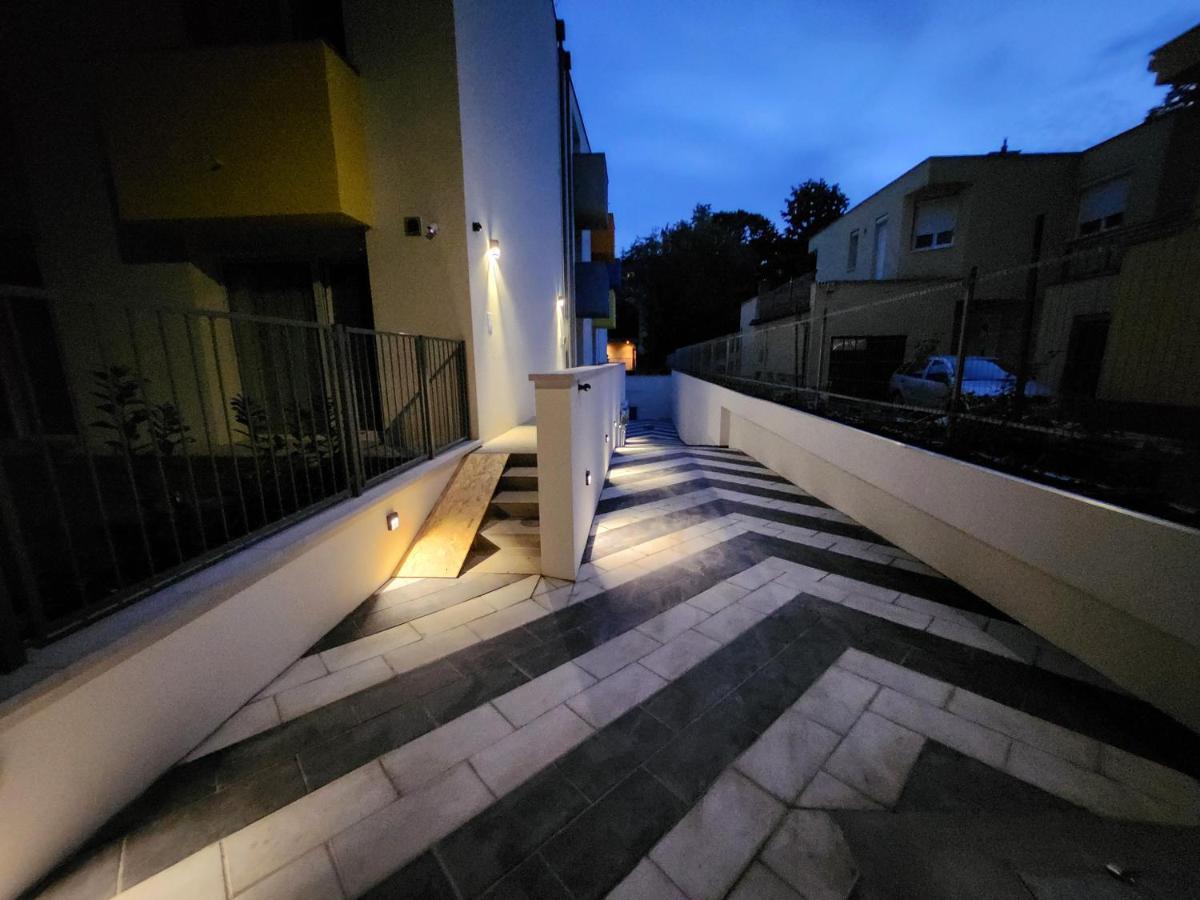 Apartman 18 Aparthotel Debrecen Exteriör bild