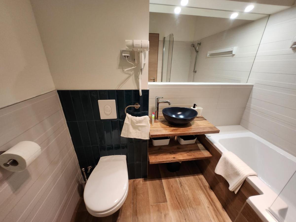 Apartman 18 Aparthotel Debrecen Exteriör bild