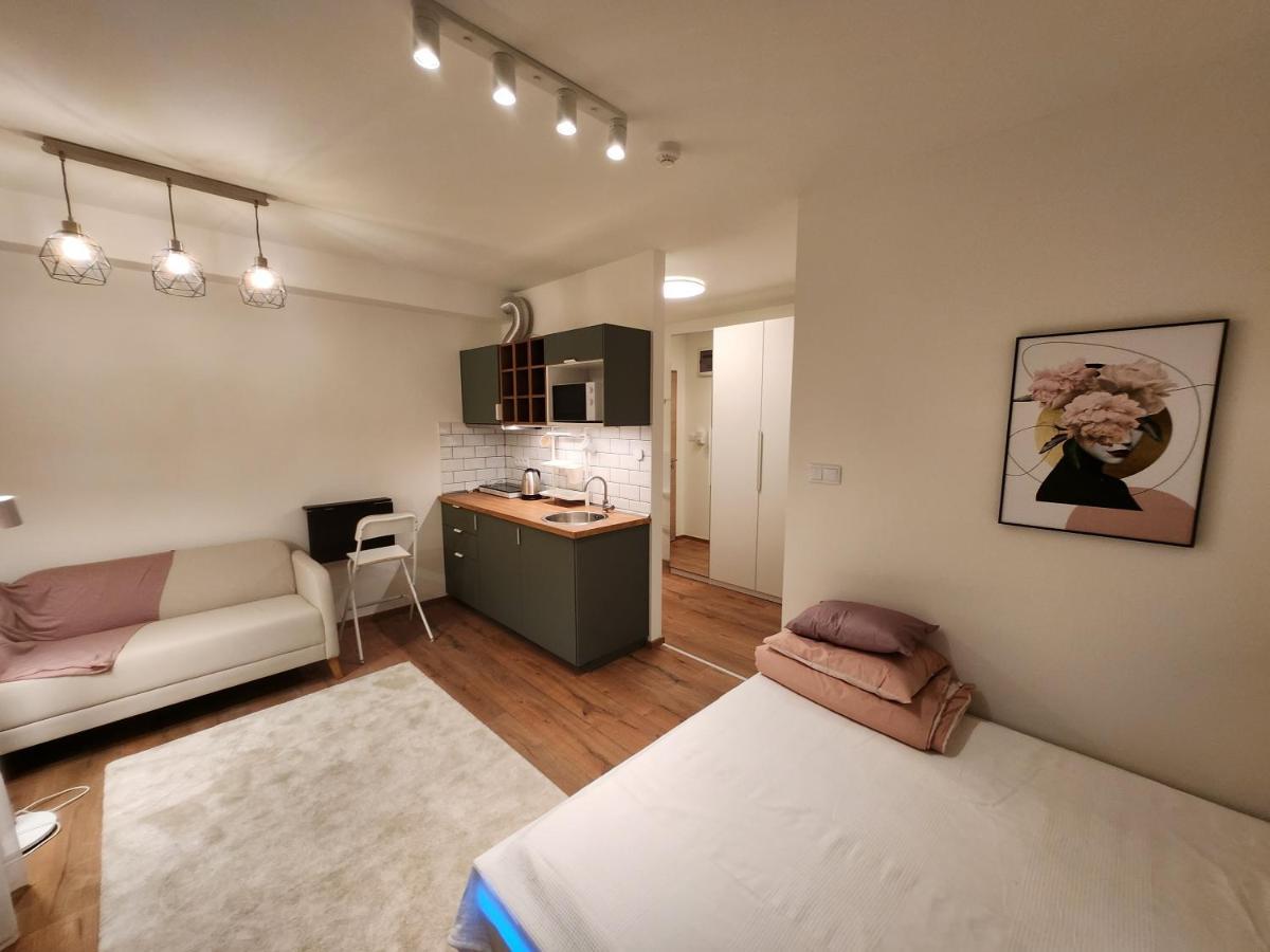 Apartman 18 Aparthotel Debrecen Exteriör bild