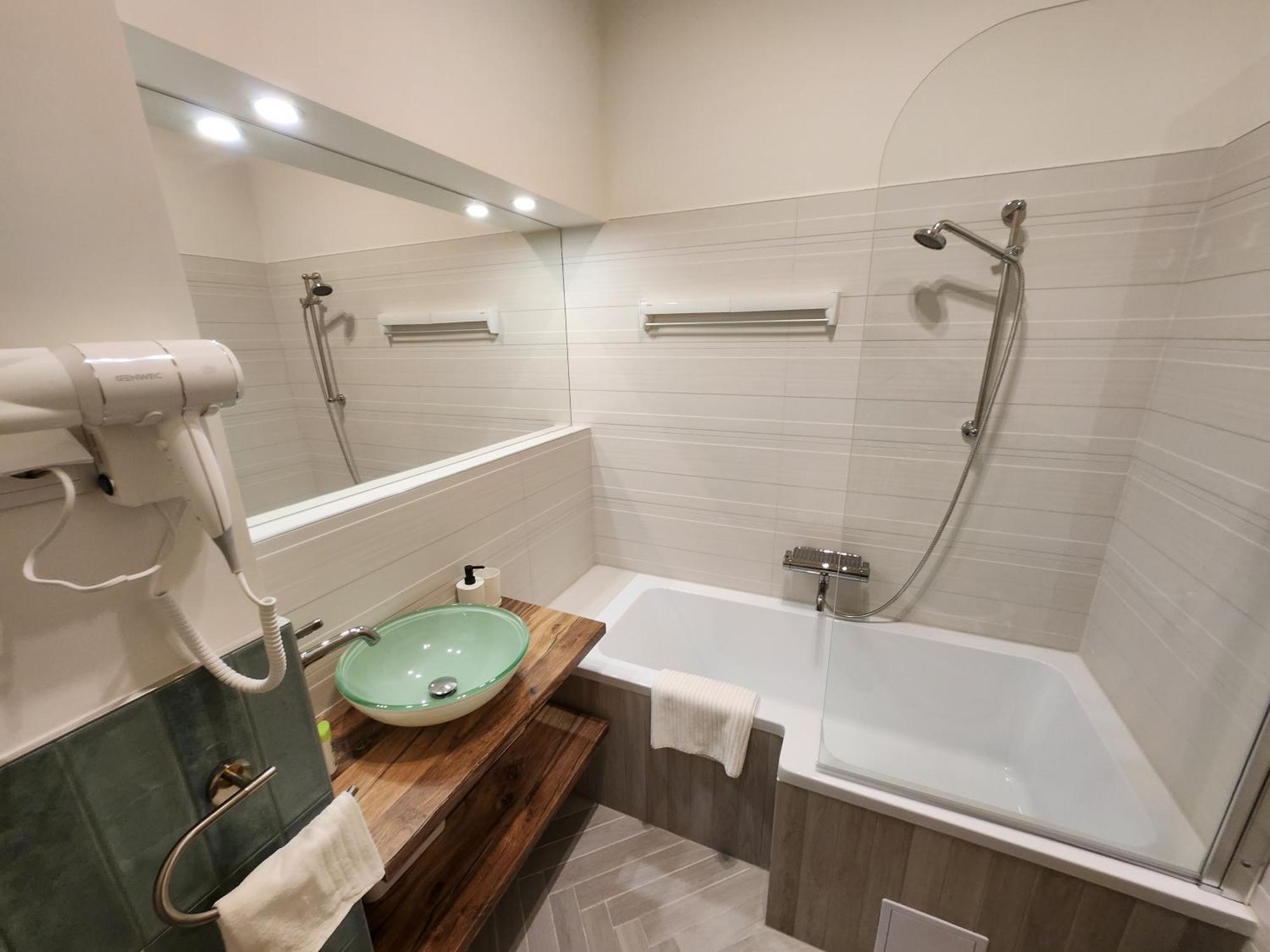 Apartman 18 Aparthotel Debrecen Exteriör bild
