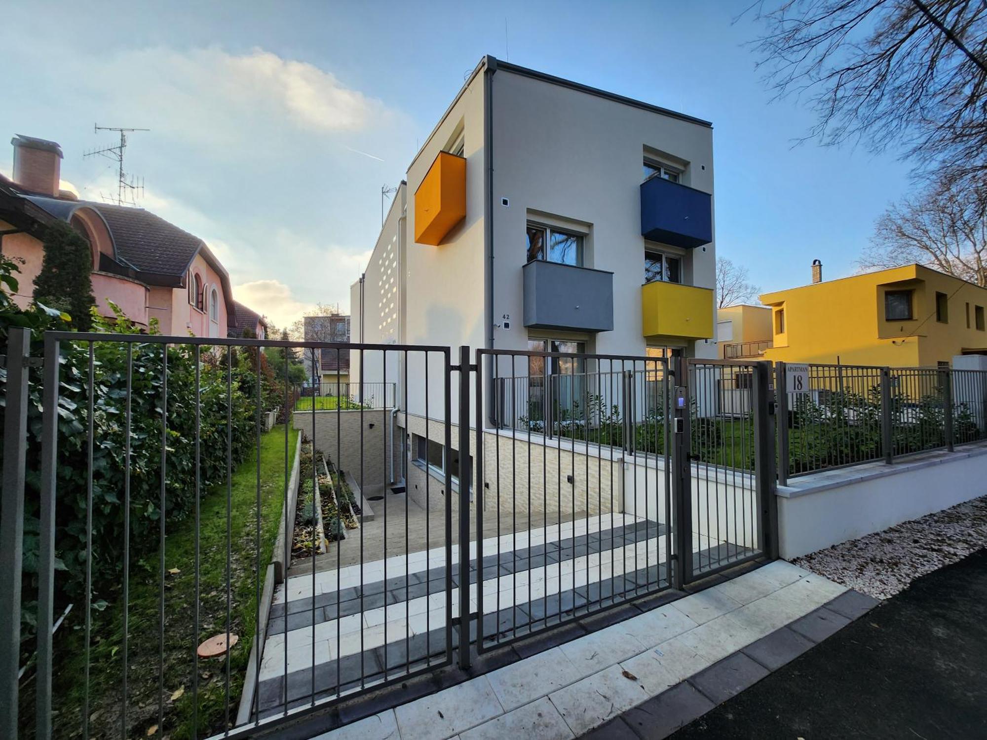 Apartman 18 Aparthotel Debrecen Exteriör bild