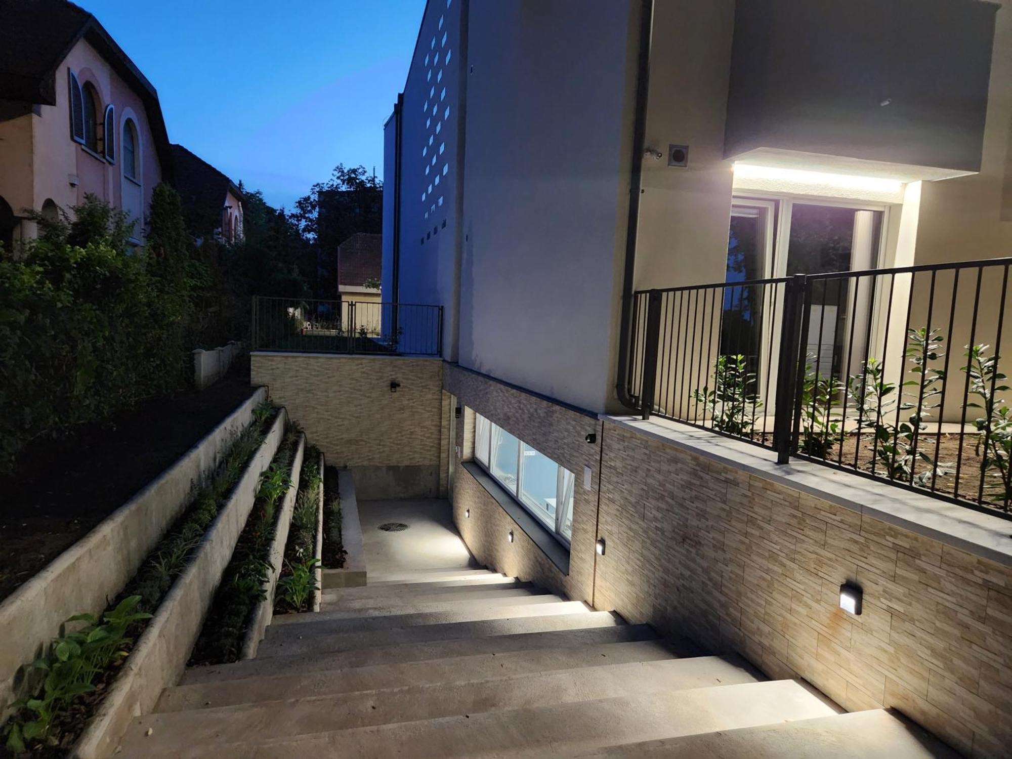 Apartman 18 Aparthotel Debrecen Exteriör bild